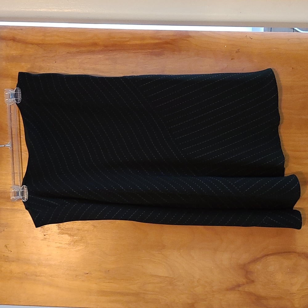 Size 16 black ladies skirt